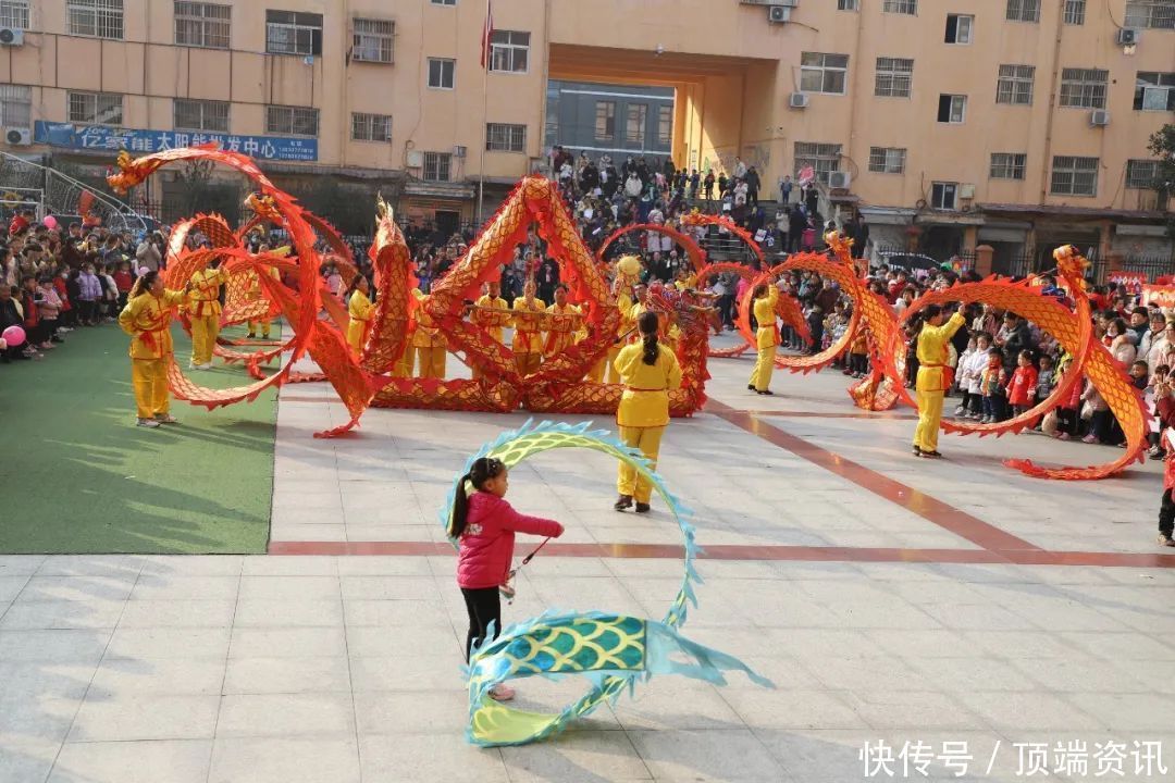 快来看，商城实验幼儿园里也有新年“庙会”