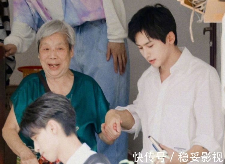 老奶奶|《最后的贏家》路透，看到張哲瀚對老奶奶的態度，真是細節見人品