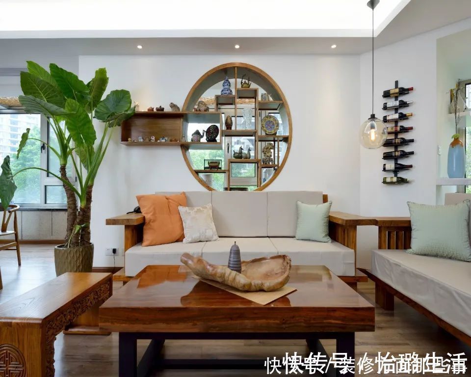 沙发背景墙|136平米的新房,现代与中式的融合,第一眼就爱上了沙发背景墙!