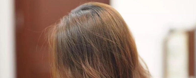 头发很贴很重很塌的人怎么让头顶看起来蓬松