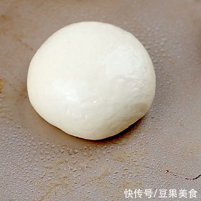 爆浆豆沙饼,咬一口软乎乎的豆沙饼,后悔没有早点制作
