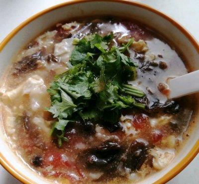 鲜香|西红柿鸡蛋疙瘩汤，营养丰富，鲜香味美