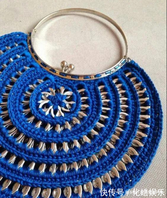 在易拉罐拉环上编织,钩成的包包耐看耐用!DIY变废为宝附教程