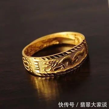 伤害性|翡翠知识详解:购买戒指除了材质和漂亮,还有一个更重要的因素!