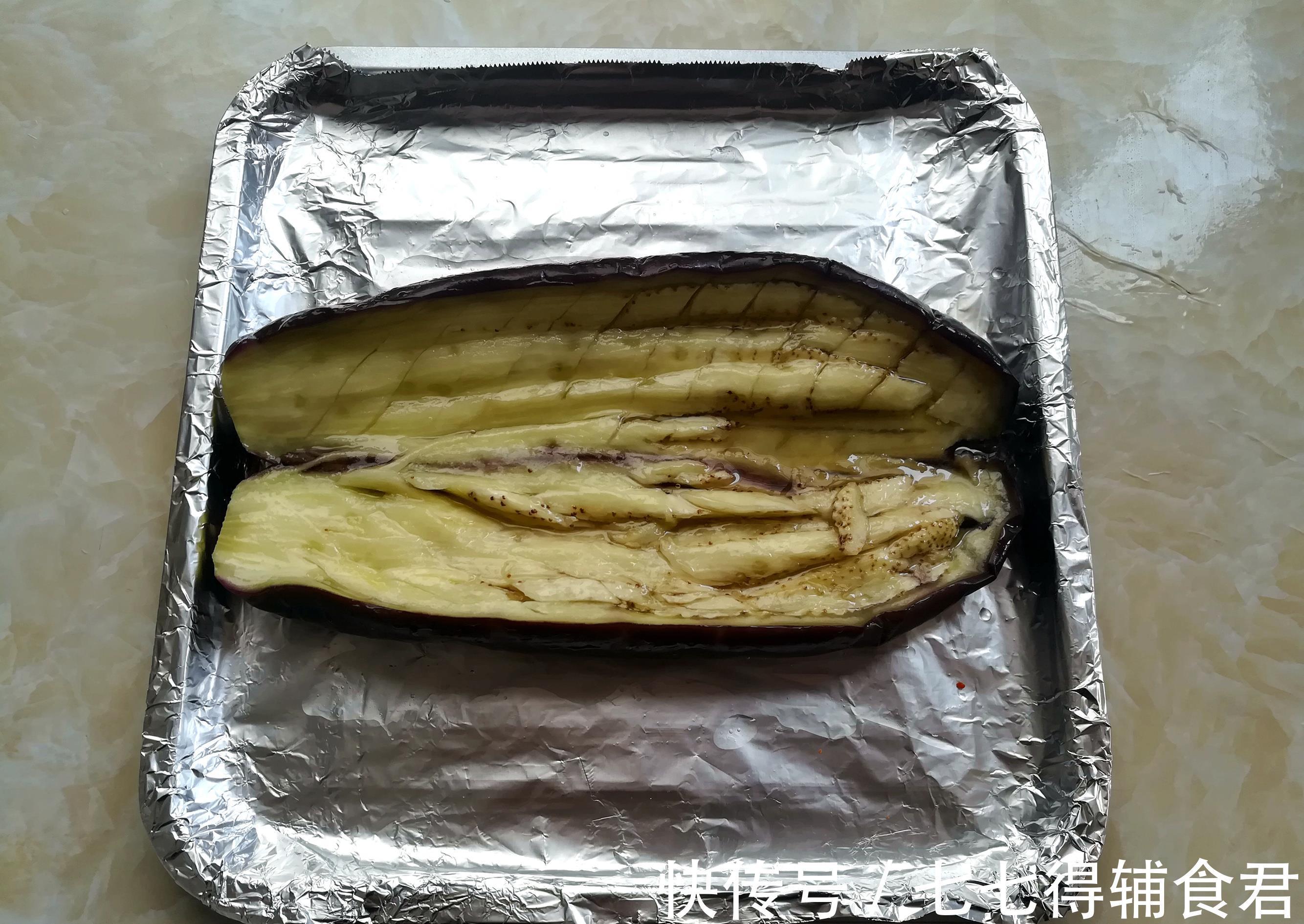 烤茄子|茄子就爱这样吃，不放油不加水，营养美味不上火，1周3次吃不腻