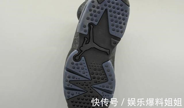 wen 一款有男码的女款AJ!让男生穿上一双“小黑裙”会是怎样的画风!