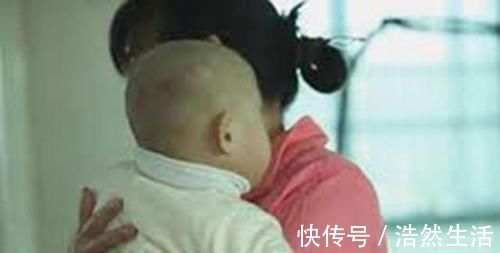 认生期|宝宝到了“认生期”，引导锻炼要重视，一味回避让娃越来越“笨”