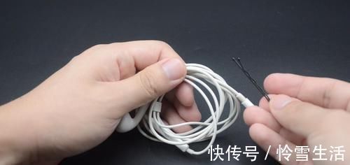 牙膏|才知道，黑色发卡还隐藏4个作用，知道的人不多，回家快找出来