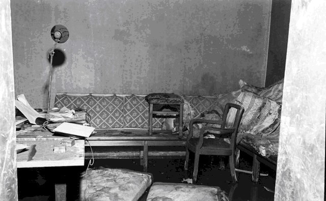 时代|75年前的今天希特勒开枪自杀，结束了战争，种族灭绝和破坏的时代