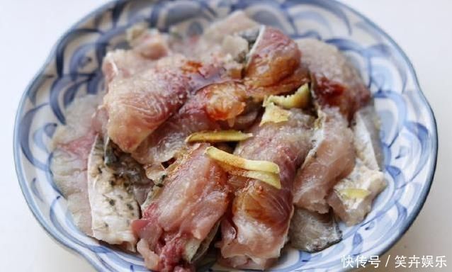 草鱼最好吃的做法,葱香浓郁,1条不够吃,鱼肉嫩滑有妙招