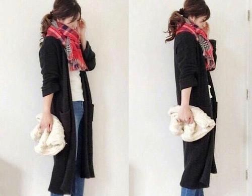 轻熟女人挚爱单品：短款毛衣和长款开衫，这样搭配最温柔