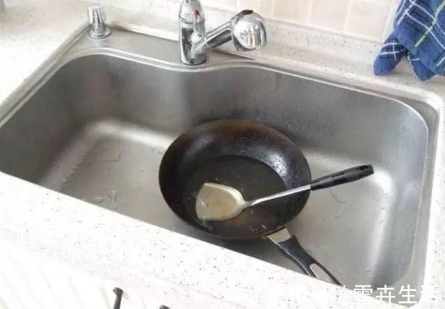 橱柜|晒晒我家3平米厨房，朋友们都说头次见水槽这样装，真是太有才了