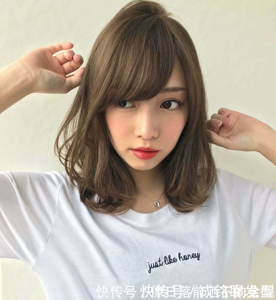 皮肤|染头发什么颜色显肤色白?低调奢华的棕色,减龄时尚永不过时