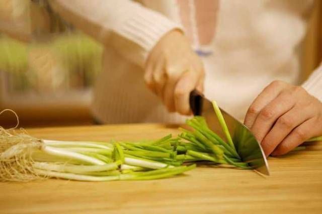 早餐面条这样做,香到骨子里,孩子一大碗都不够吃