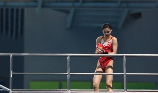 东京奥运|跳水第三金!00后天才少女逆袭夺冠,夺双奖比全红婵更全能?