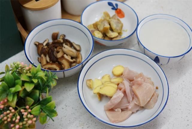 板栗香菇鸡|天冷了,这粥我家每天一碗,营养好喝又抗冻,暖暖和和过冬天