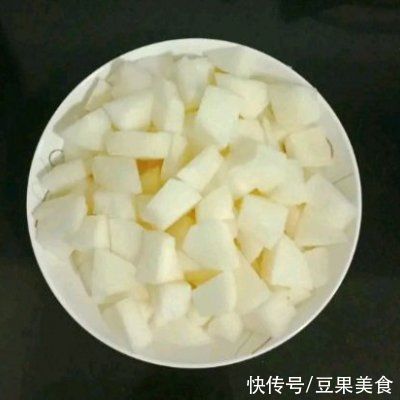 日常|#我的养生日常-远离秋燥#川贝枸杞雪梨汤