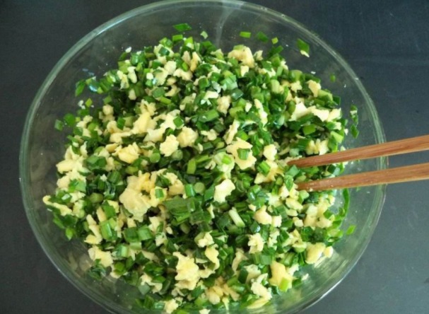 韭菜鸡蛋馅饺子，“最忌讳”放一物，十人九不知，难怪没买的好吃