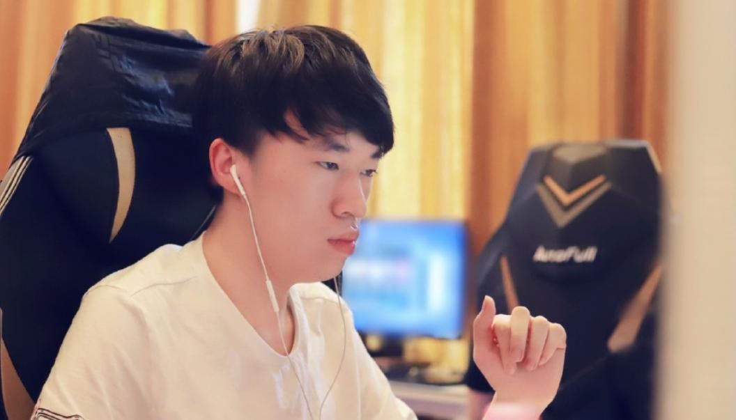 VG|Uzi还是别复出了！RNG主力阵容被VG打爆，小虎表现惹争议