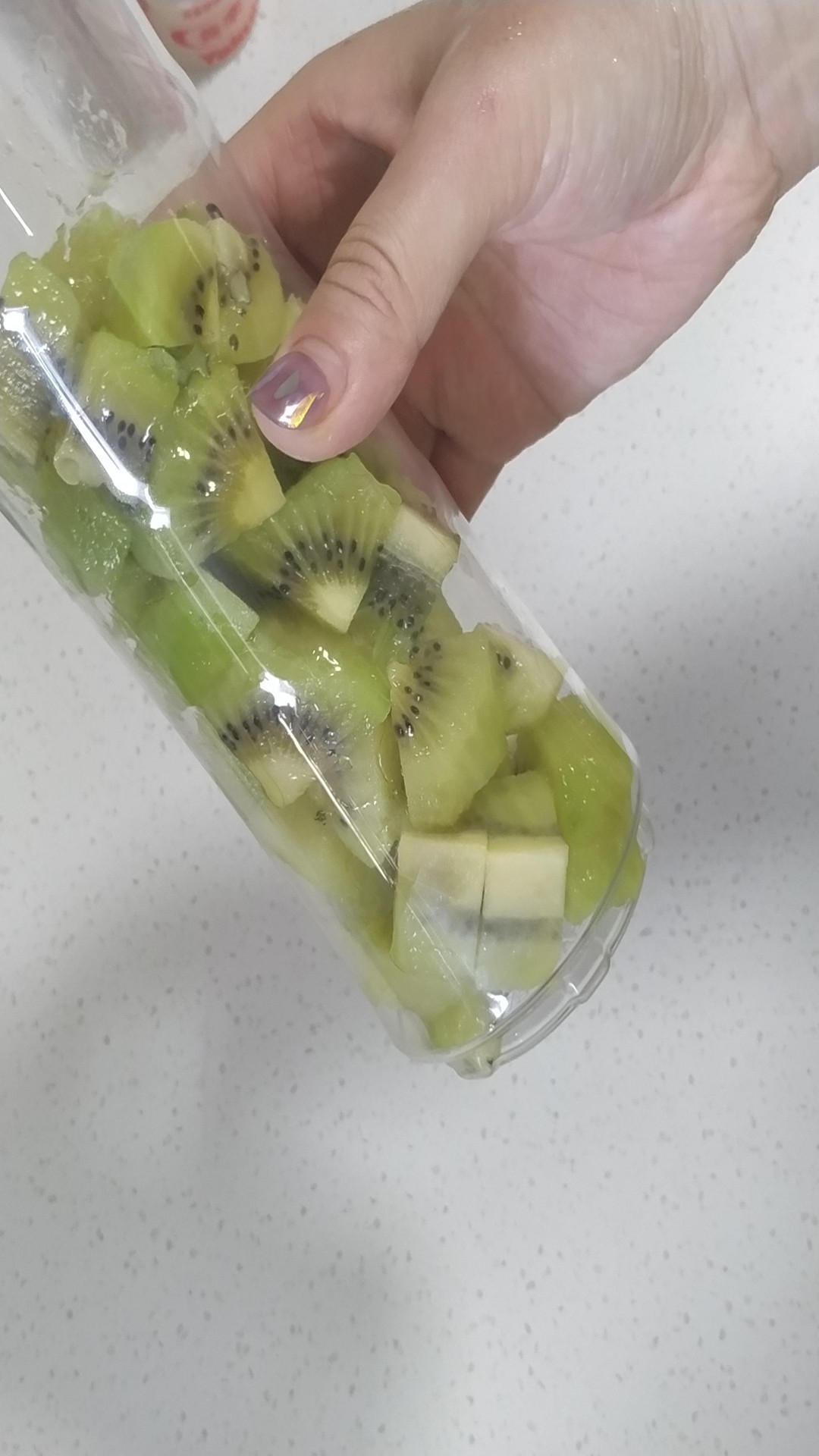 猕猴桃|夏季孩子总出汗,多半是缺钾,它的钾含量比香蕉高,孩子抢着吃