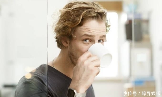 生活|最“毁肾”的4种生活方式,吸烟不在其列,第四男生根本戒不掉!