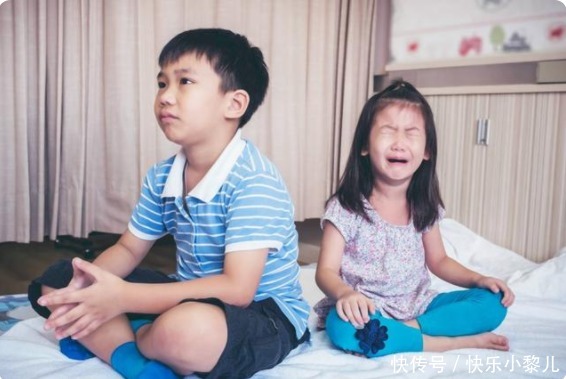 父母|“妈妈，我跟弟弟你更爱谁？”对孩子而言，最佳答案不是“都爱”