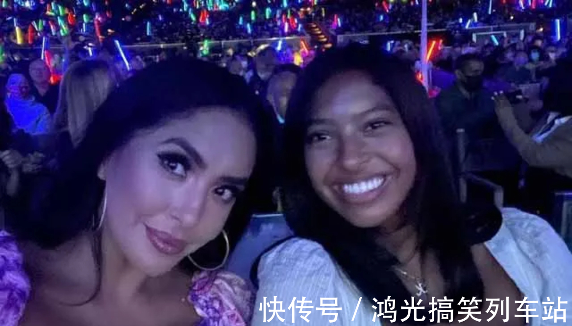 娜娜|瓦妮莎娜娜母女长得真像,只不过一黑一白,但瓦妮莎的身材太恐怖