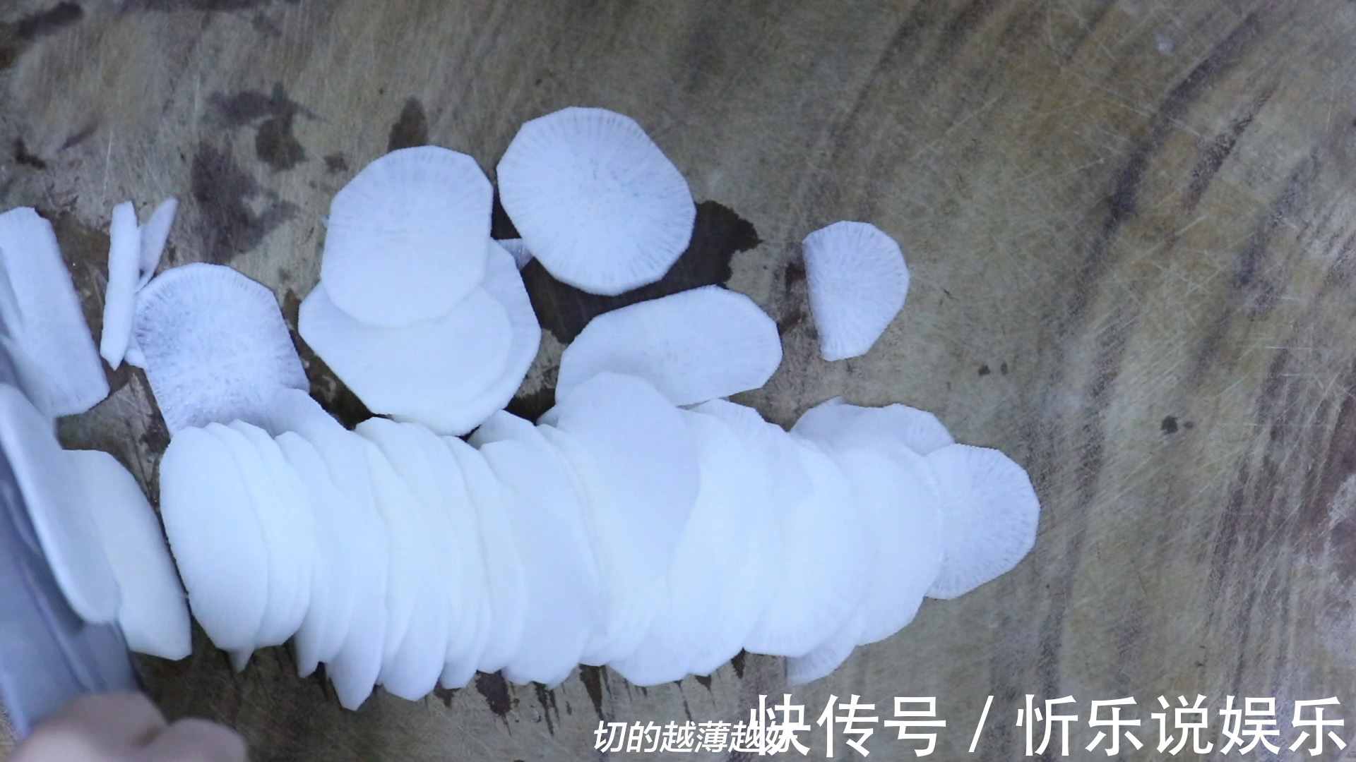 天冷,试试这道白萝卜饼,软糯香甜,挑食的儿子吃嗨了