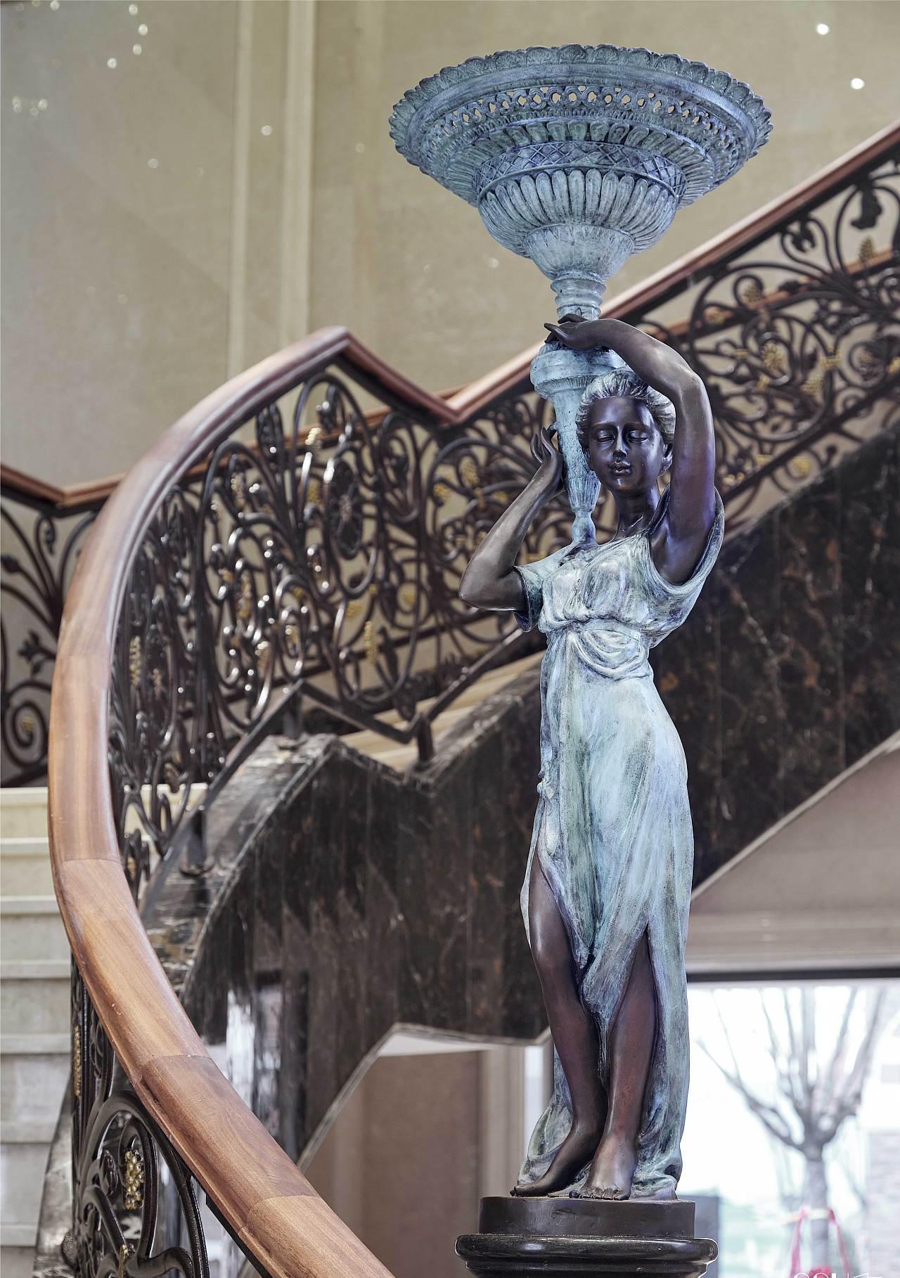 人文礼遇,一个售楼处的“文艺复兴”丨售楼中心空间设计