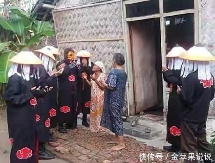 猫咪|火影趣味COS红绿灯开启写轮眼，千代婆婆现身街头表演傀儡术