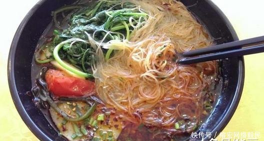 种菜就|吃麻辣烫时,聪明人都会专挑这4种菜,老板:不是同行就是吃货!