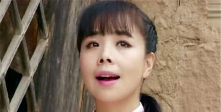 2007年,《星光大道》王二妮風(fēng)光無限,嫁人回農(nóng)村后因何發(fā)文抱怨