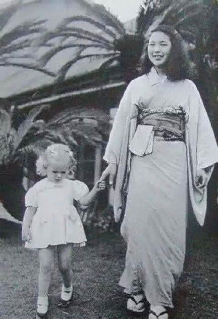 小姐|慰安所内花天酒地的日本鬼子,慰问梅西的“美国小姐”,5张历史罕见照