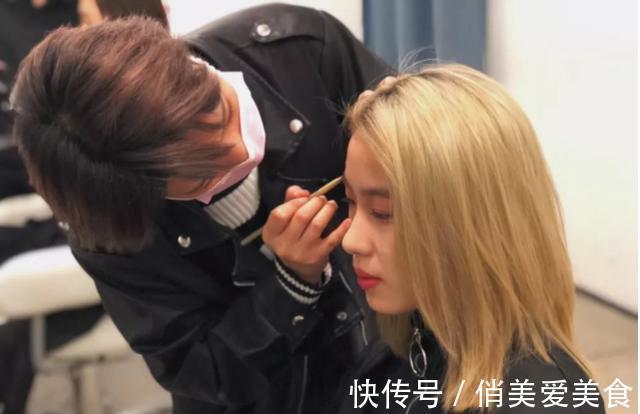 變形記16歲女巨嬰：每天花銷過萬、吃飯要人喂，現(xiàn)在變化很驚艷