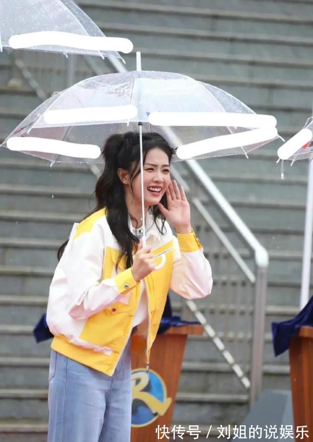 路透照|《奔跑吧黃河篇2》錄制，白鹿路透照美翻了，林一成新顏值擔(dān)當(dāng)