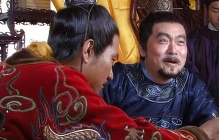 拥有|同样拥有免死金牌,为何两公爵被杀,侯爵后裔却能免除一死?