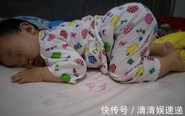 睡姿|3个月宝宝,因睡姿不当导致窒息,错误的睡姿,危险系数有多高?