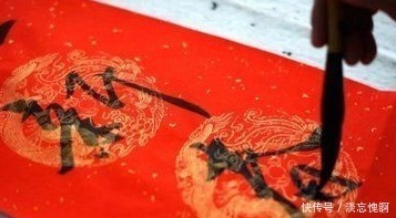 上联!先生出上联:昨日偷桃钻狗洞,不知是谁?学生的下联令人佩服!