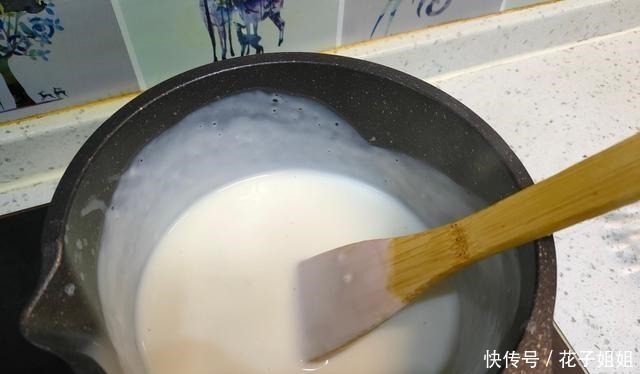 香甜|把牛奶倒进锅里,简单几步就能做出小布丁雪糕,香甜松软无冰渣!