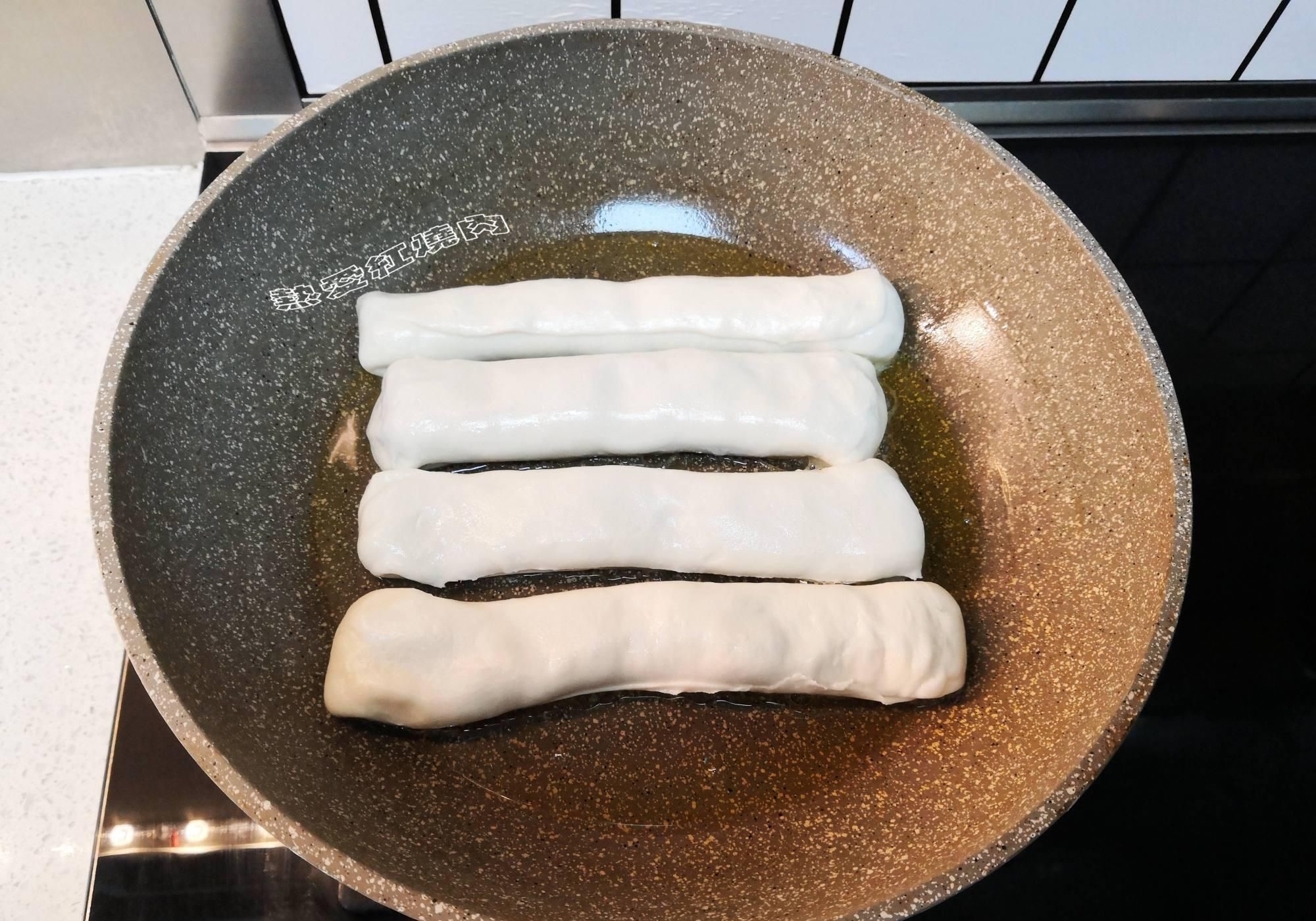 猪肉馅儿|吃馅饼不如吃它，皮薄馅大还不用捏褶子，外壳焦香内馅鲜美超好吃