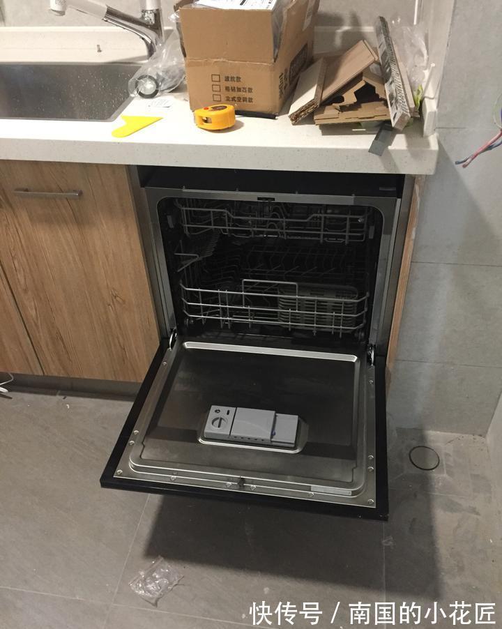 装修|厨房装修坚持最接地气的决定,丢掉鸡肋用品,现在用起来超顺手