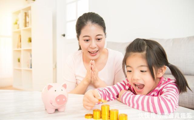 马桶|爸爸半夜醉酒睡在“马桶”上,宝妈生气不管,1岁女儿行为暖化了