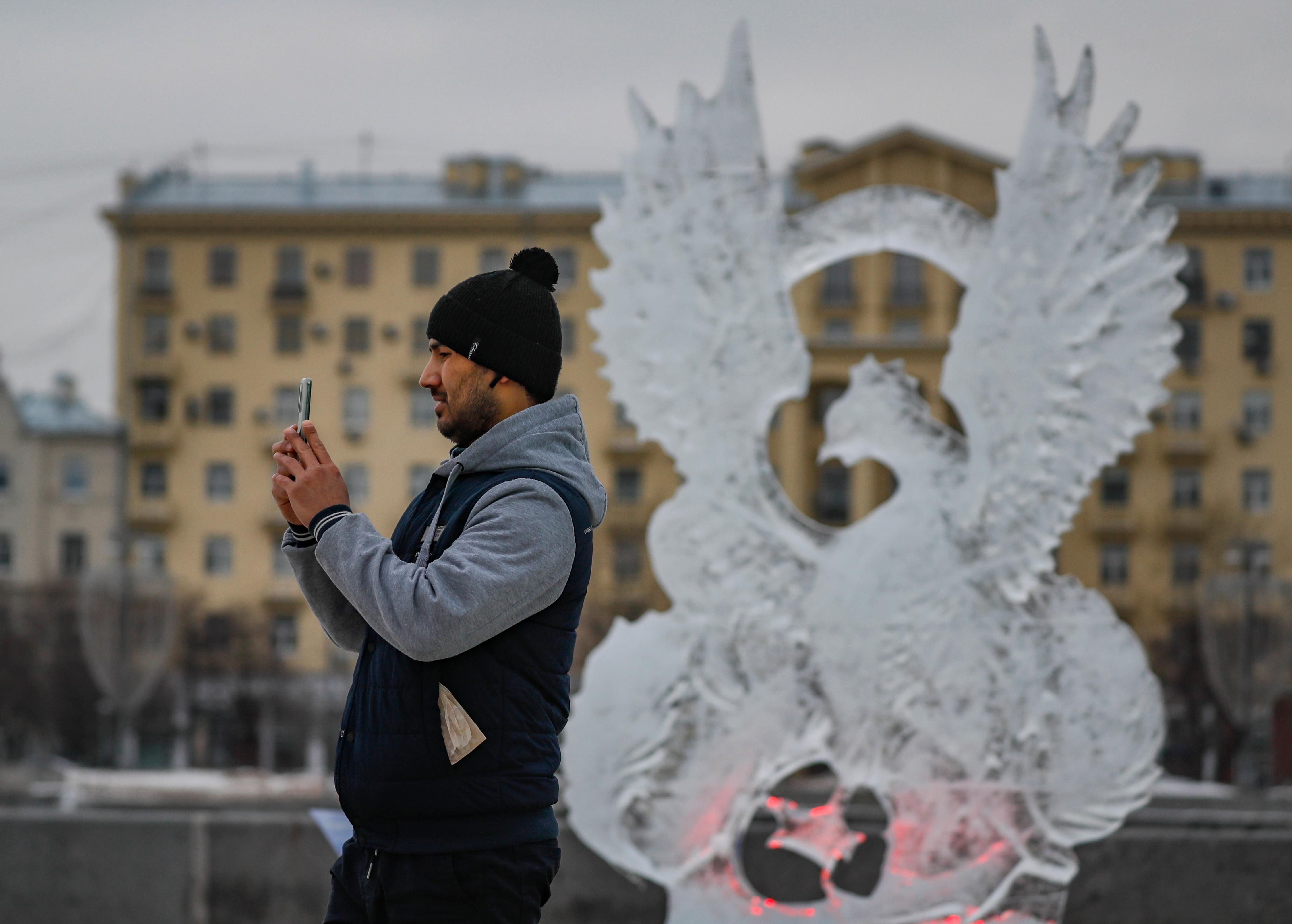 莫斯科|莫斯科庆祝冰雪节 精美冰雕引人注目