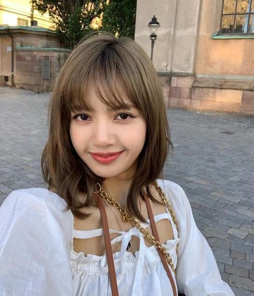 弧度|剪锁骨发选择外翻还是内扣?选对了显洋气还好打理