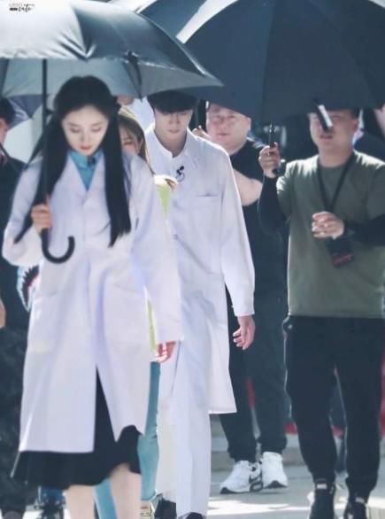 好好学习|《密逃》绝密医院迟迟未播,网友在线卑微,恳求不要删减