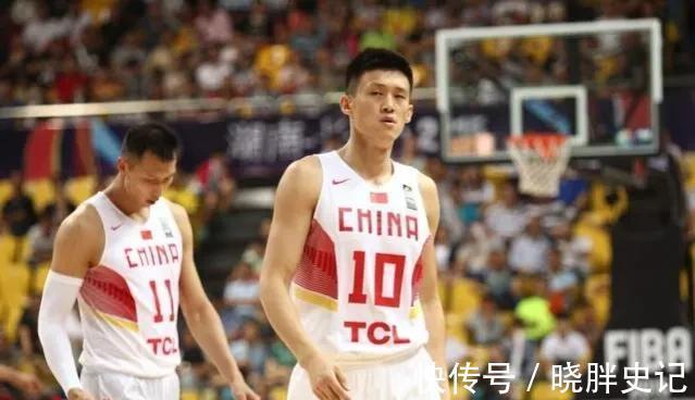 集训队|中国男篮集训队开练，周鹏希望严于律己，为年轻球员树立标杆
