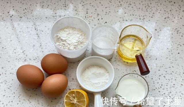 想吃杯子蛋糕不用买，在家轻松做出水光肌小蛋糕，不皱不裂又饱满！