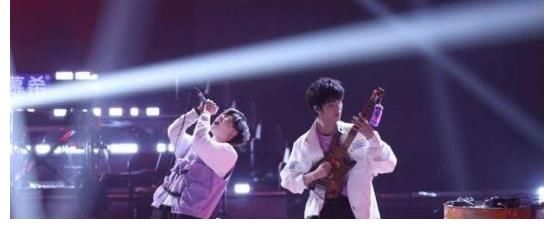 善變|《中國(guó)好聲音》最新人氣榜，發(fā)條月亮穩(wěn)居首位，前五冠軍熱門(mén)占三