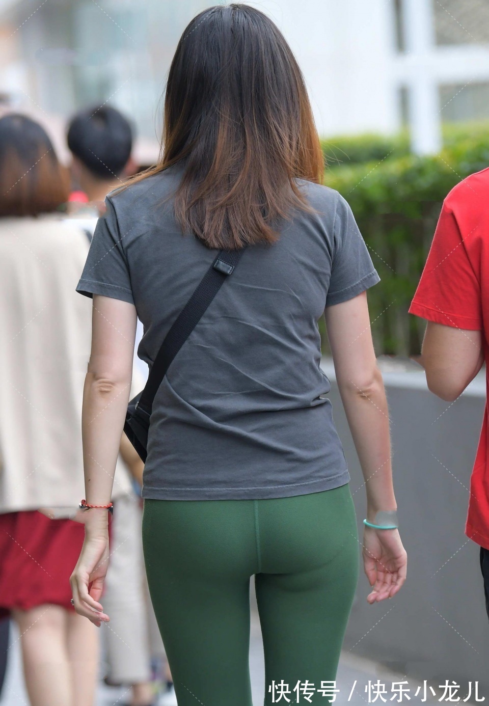 tips|单身30年的我，看见一对情侣在秀恩爱，心里好不是滋味！