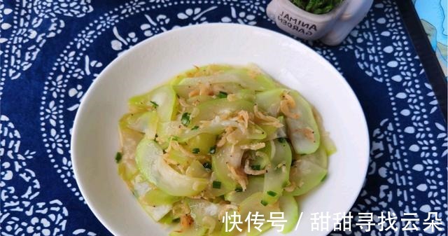 西葫芦|秋天，我家儿子爱吃这菜，做法特简单，营养极高，孩子长个头！